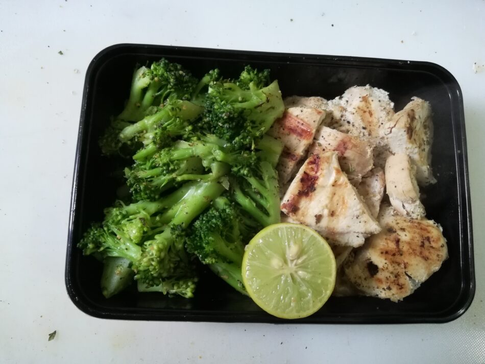 Broccoli with grilled chicken